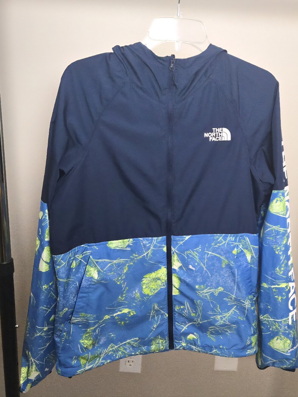The Northface Flyweight Windbreaker